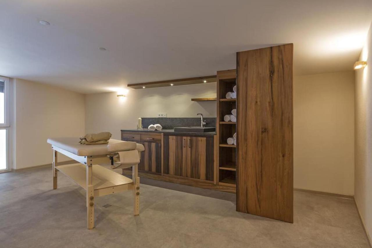 Spacious Corner Apartment In Aparthotel Kleinwalsertal Mittelberg Exterior foto
